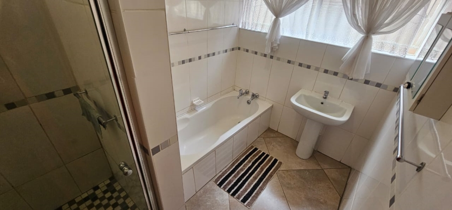 3 Bedroom Property for Sale in Protea Park North West